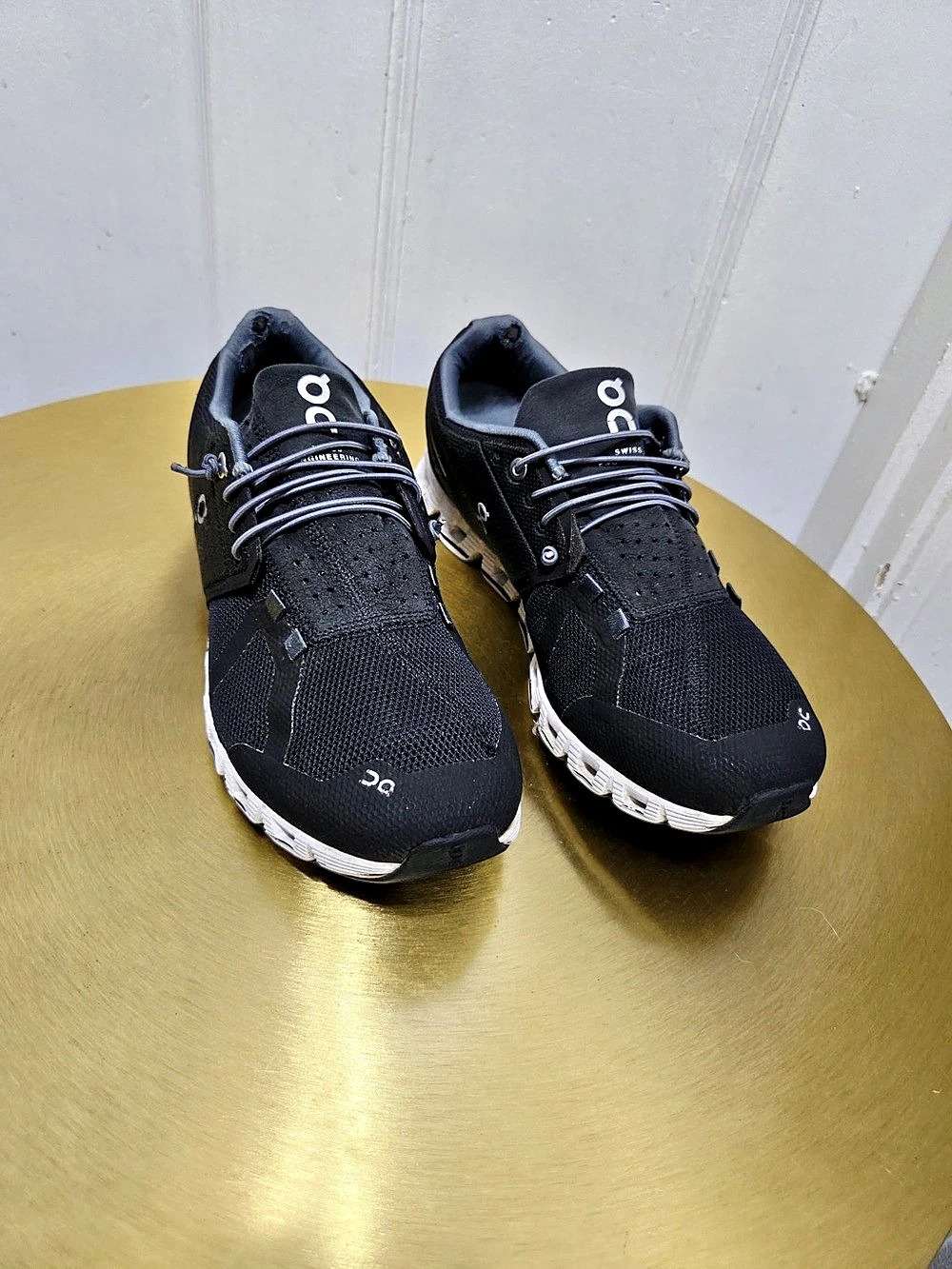 On Cloud 5  Black and white lightweight running shoes